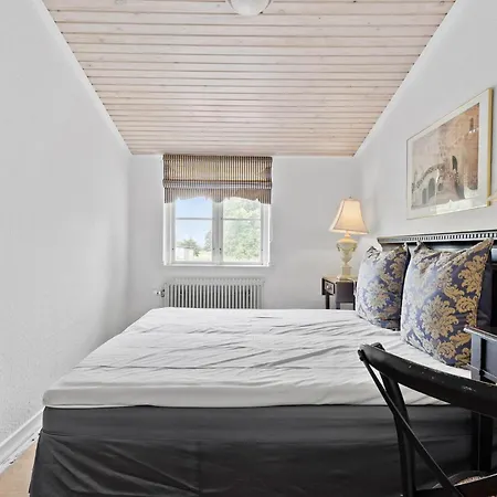 Hus 2 Holiday home