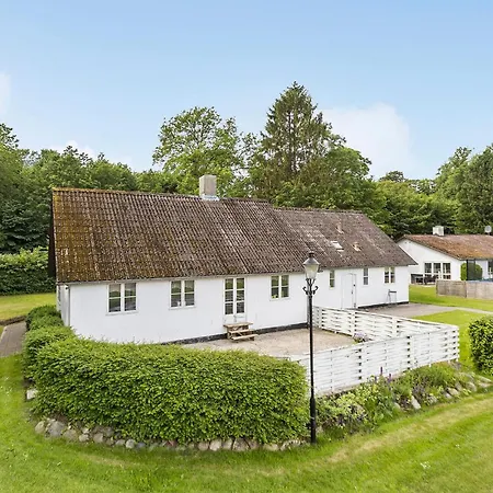 Semesterbostad Hus 2 *