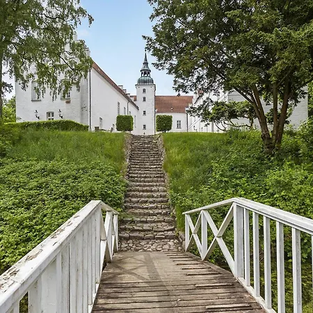 Hus 2